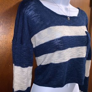 🍂🍃 NWOT Cropped Pocket Sweater 🍃🍂